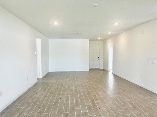 Building Photo - 6915 SW 89th Ln