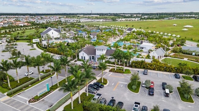 Building Photo - 16181 Oakview Dr