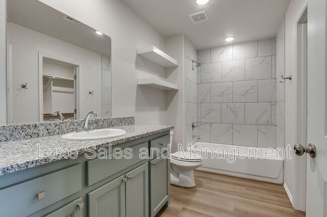 Building Photo - 10809 NW 119th St