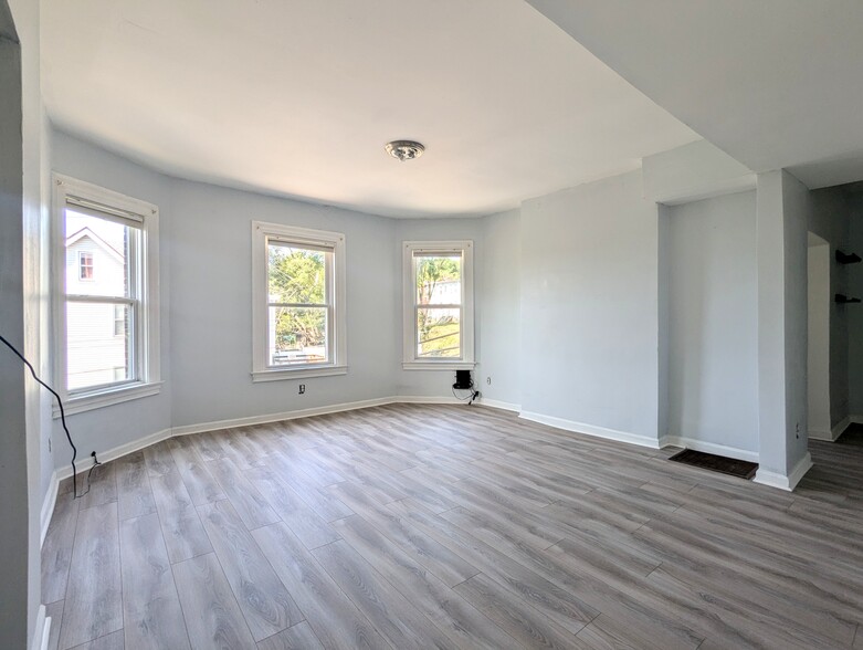 Building Photo - 5401 Broad St