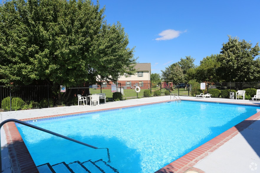 Primary Photo - Park Ridge Apartments
