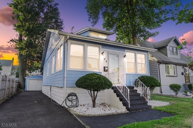 Building Photo - 29 Ligham St