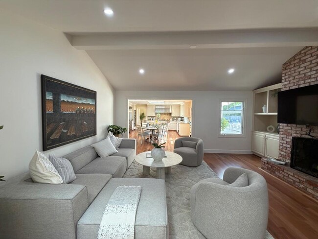 Building Photo - 2 Callado Way