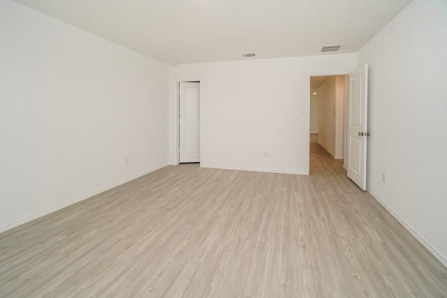 Building Photo - 8803 Barrow Path