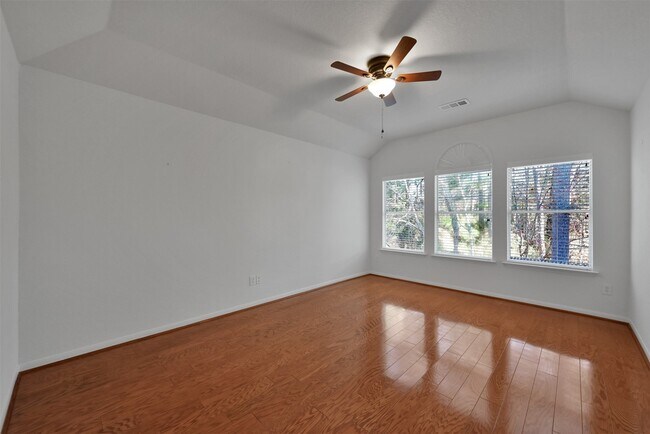 Building Photo - 115 E Greenhill Terrace Pl