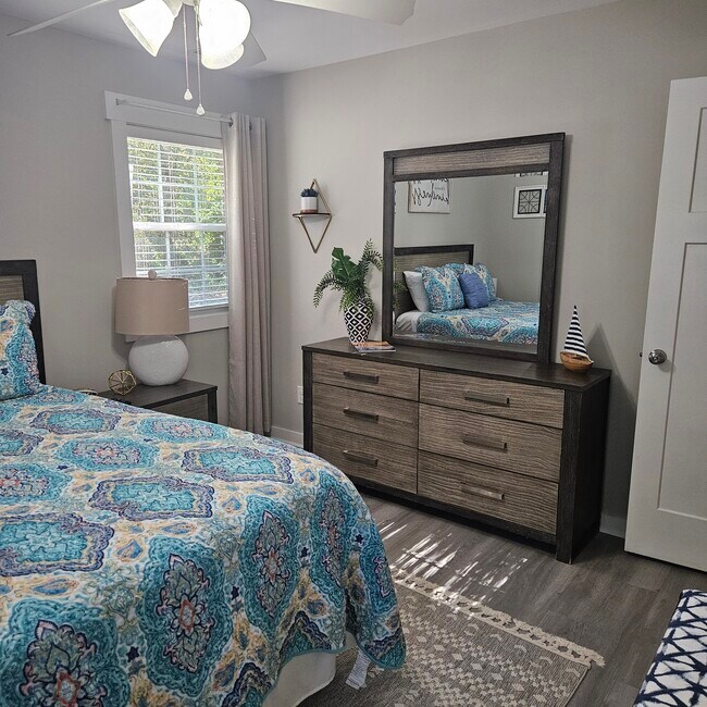 Building Photo - 608 Albemarle Rd