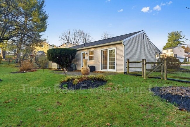 Building Photo - 136 Brookfield Ct