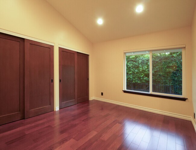 Building Photo - 30256 Avenida Selecta
