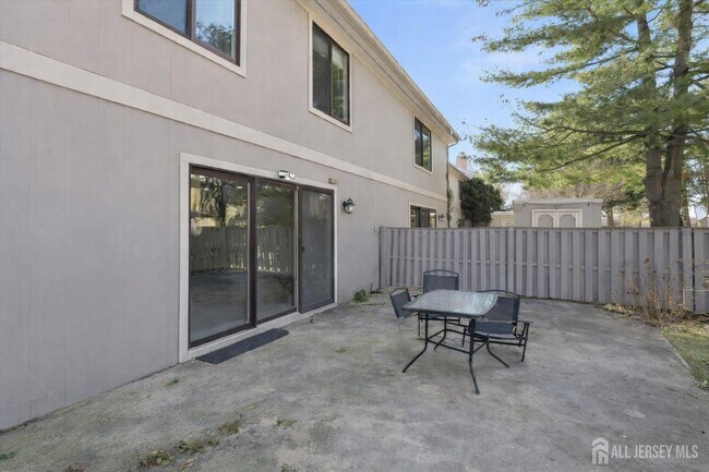 Building Photo - 18 Irongate