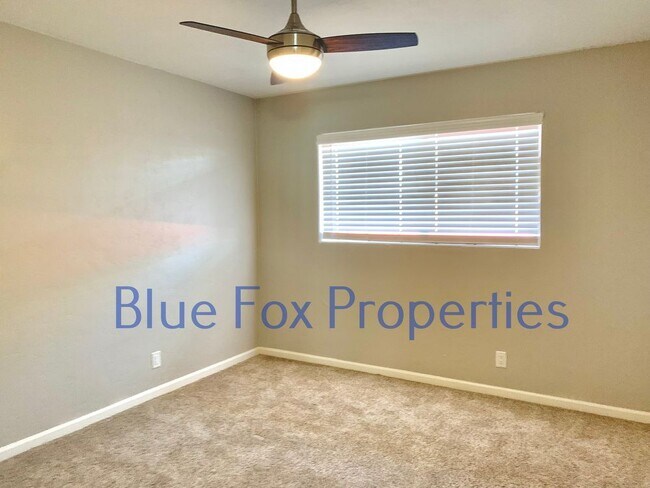 Building Photo - 602 N Palo Verde Blvd