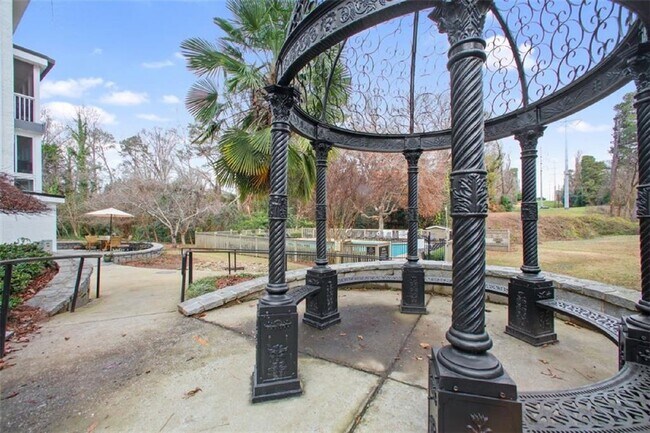 Building Photo - 1445 Monroe Dr NE