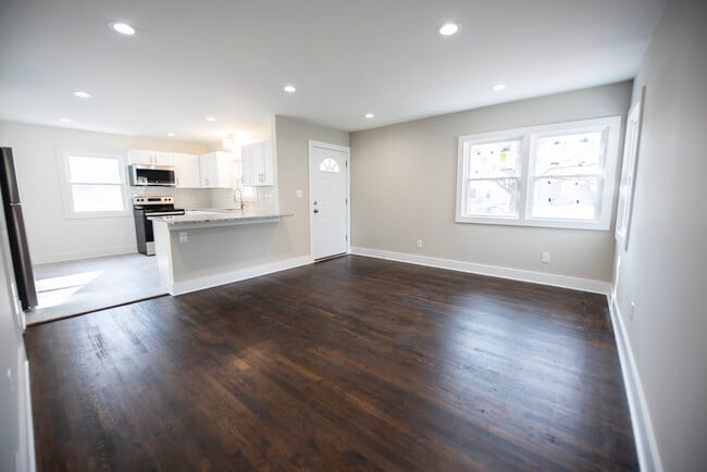Building Photo - 5859 Porter Rd