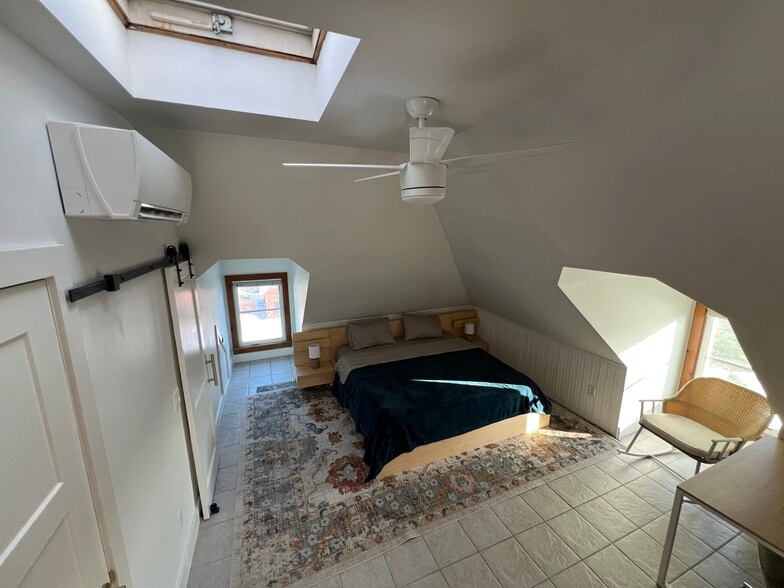 Primary Suite - Rocking Chair - 39 Burling St