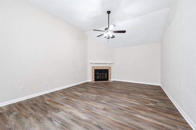 Building Photo - 103 Avocado St