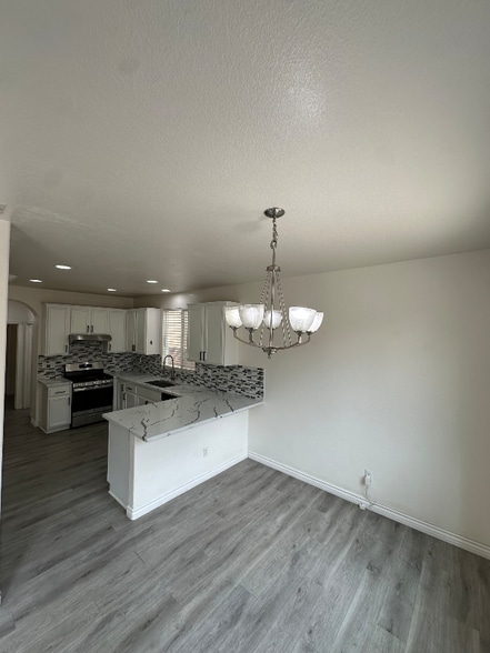 Building Photo - 14389 Moon Valley St