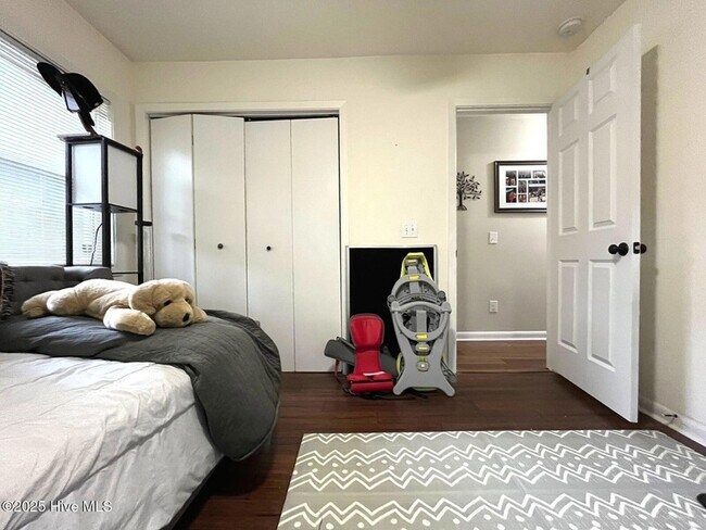 Building Photo - 375 Midland Rd