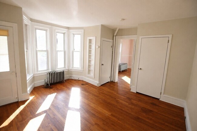 Building Photo - 90 Mt Vernon St