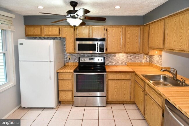 Building Photo - 8317 Windfall Rd