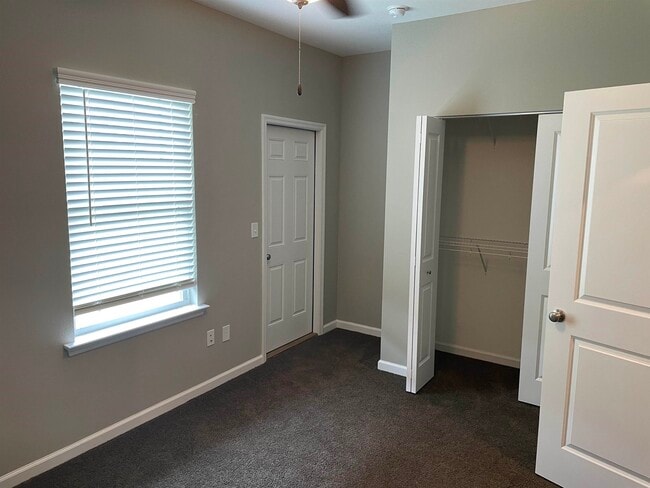 Building Photo - 2249 Del Carmel Way