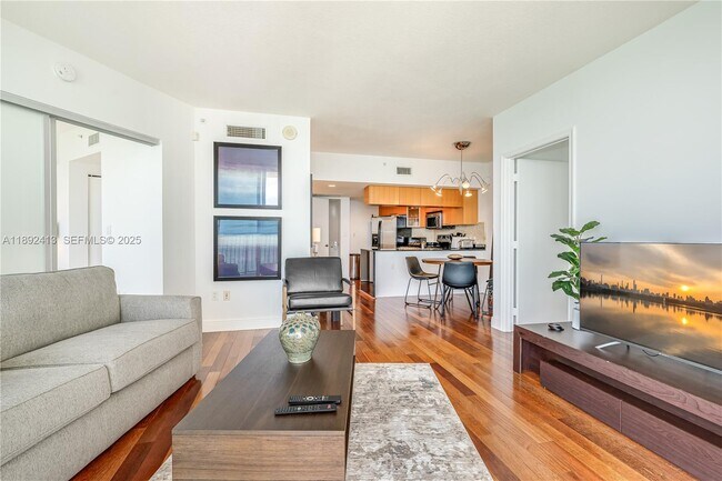 Building Photo - 1750 N Bayshore Dr