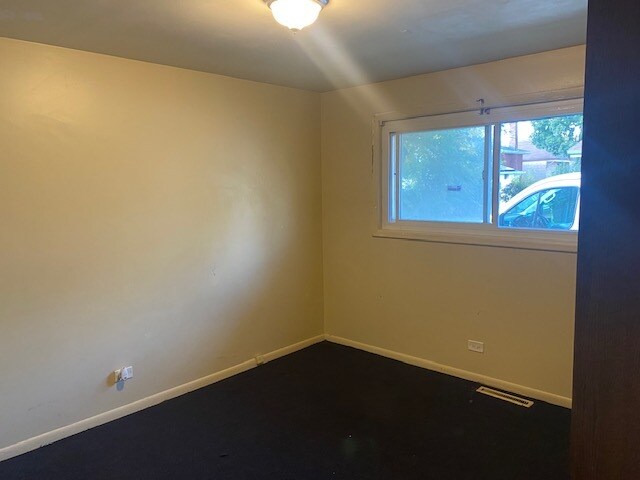 Master Bed - 11200 S Hale Ave