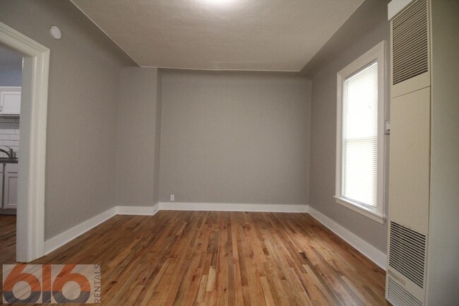 Building Photo - 116 Gold Ave SW