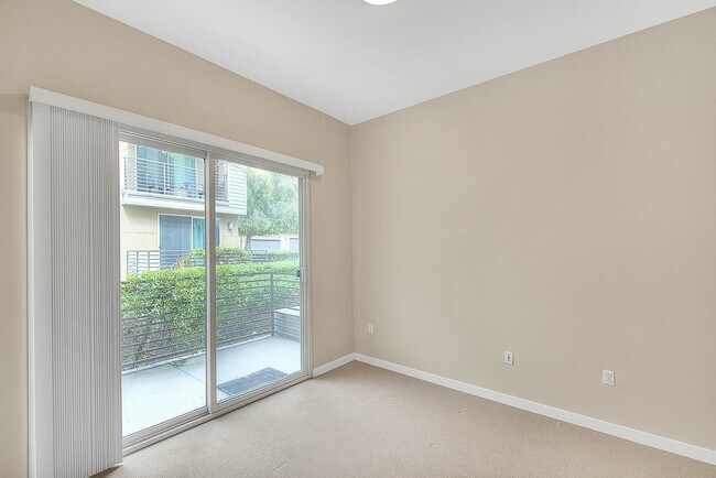 Building Photo - 741 Sawyer Pl