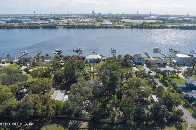 Building Photo - 5631 Heckscher Dr