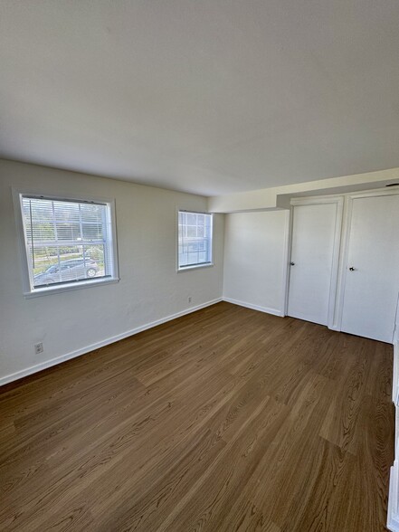 Building Photo - 391 Gambier St