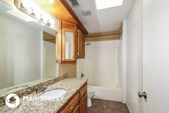 Building Photo - 417 Cypress Dr