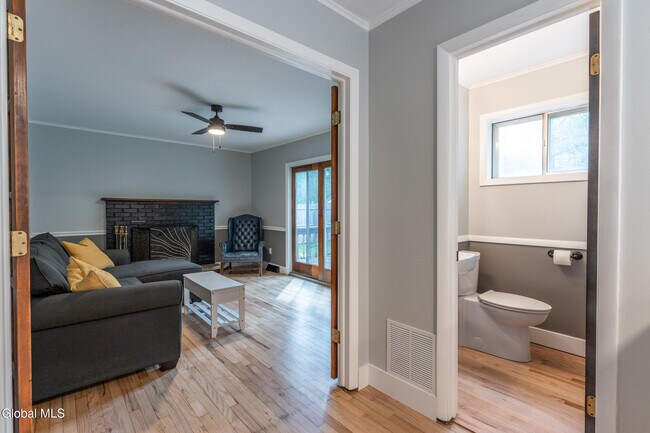 Building Photo - 3 Heather Ln