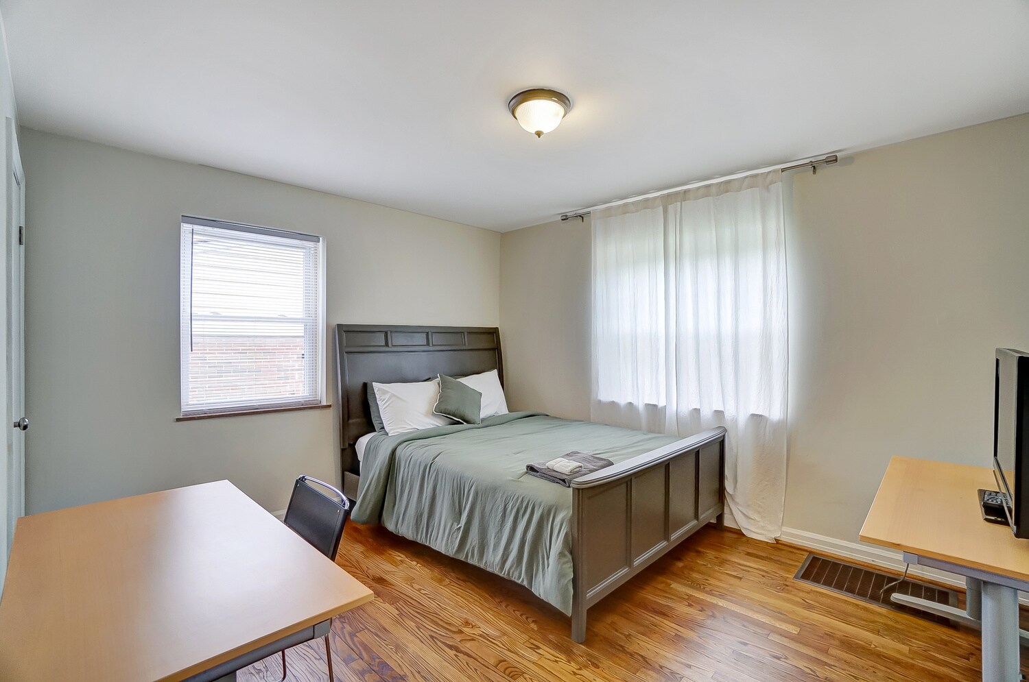 Building Photo - 531 Norway Ave