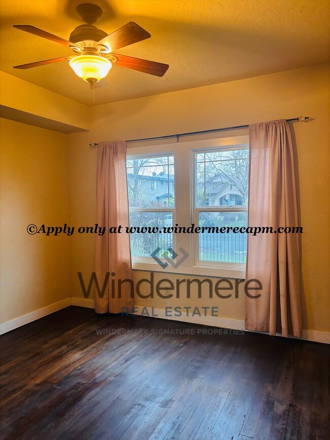 Building Photo - Cozy 2-Bed, 1-Bath Gem in Alhambra Triangl...