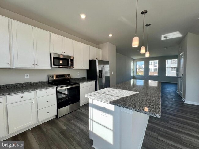 Building Photo - 253 Telluride Wy