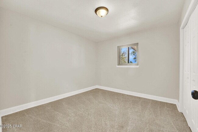 Building Photo - 5204 Park St