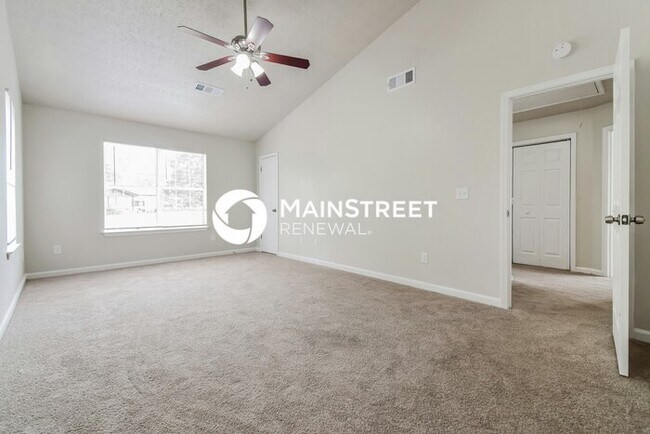 Building Photo - 3 Bedroom Pet-Friendly Home in Riverdale, GA with Main Street Renewal