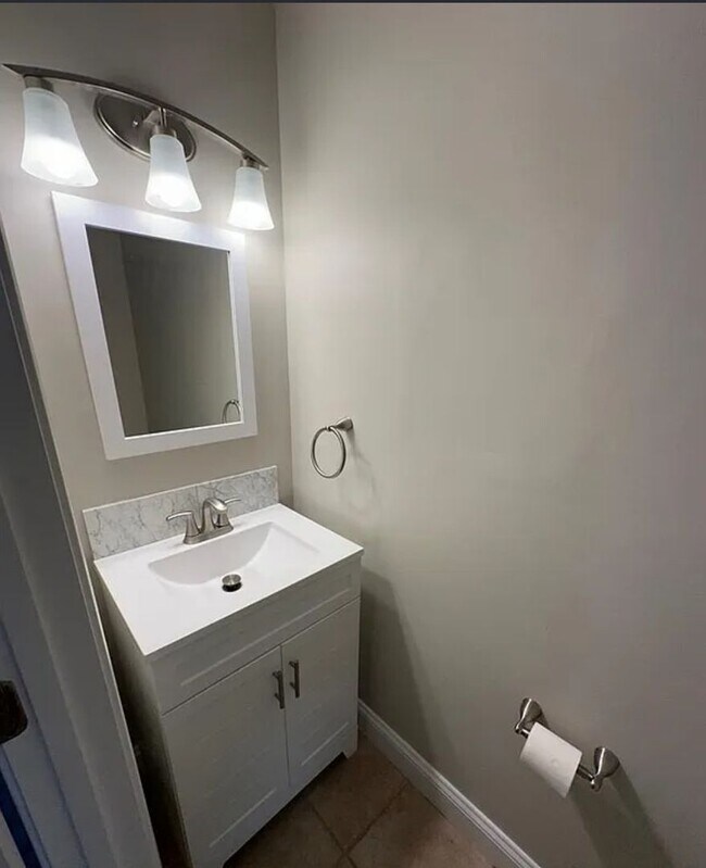 Building Photo - 203 Nottingham Rd