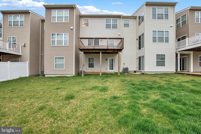 Building Photo - 4706 Wineleaf Ln
