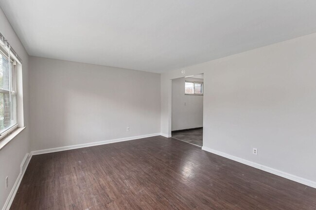 Building Photo - Westwood- Cozy 3 bedroom 1 Bath