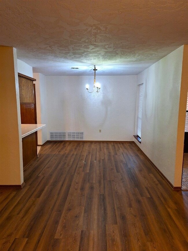 Building Photo - 1708 NW Gray Warr Pl