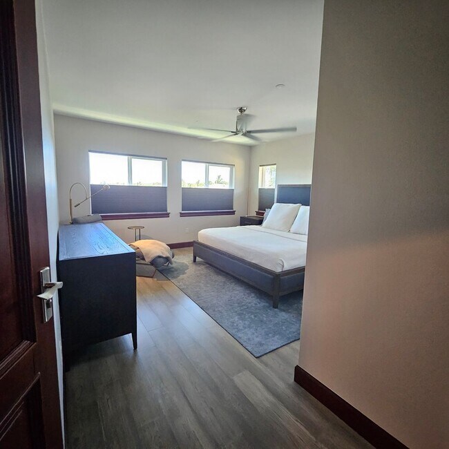 Building Photo - Turn-key Fully Furnished in Paradise Ridge...