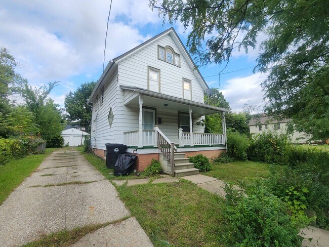 Building Photo - 987 E 141st St