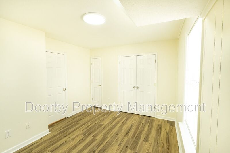 Building Photo - 3627 6th Ave