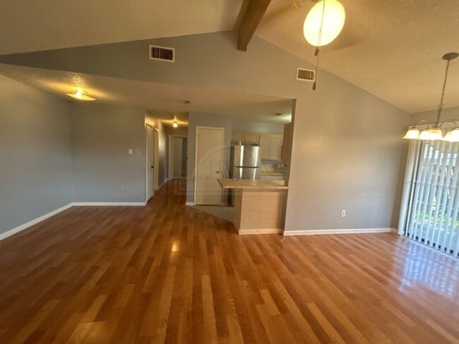 Building Photo - 2011 Windward Dr