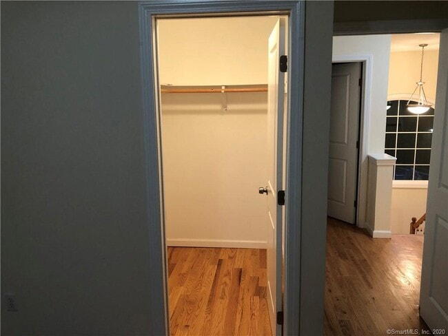 Building Photo - 19 Oak Meadows Dr