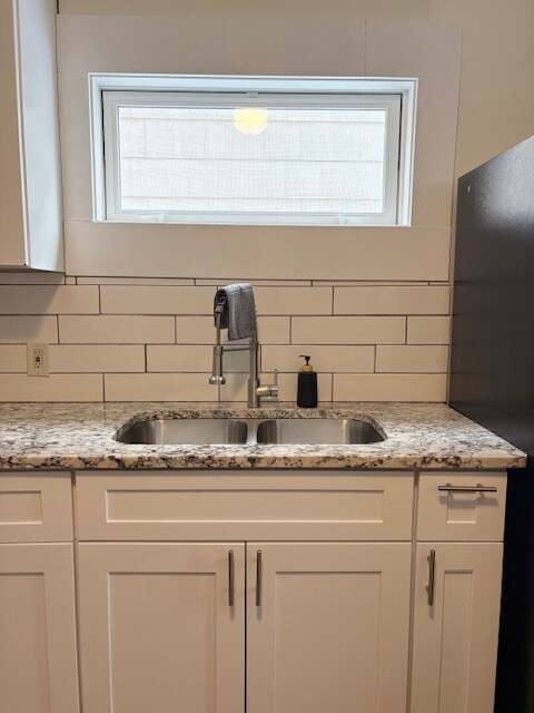 Building Photo - 846 Lafayette Ave NE