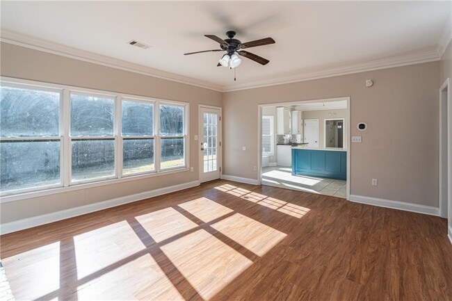 Building Photo - 3147 Crestmont Way NW