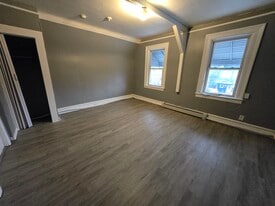 Building Photo - 8 Farley Ave