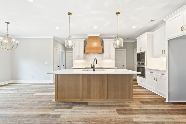 Building Photo - Spacious 4Br 235 Ba  open concept home with Private 2 Car garage