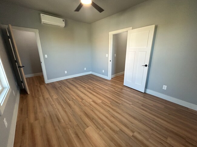 Building Photo - Stunning Remodeled 4 BR in North Missoula